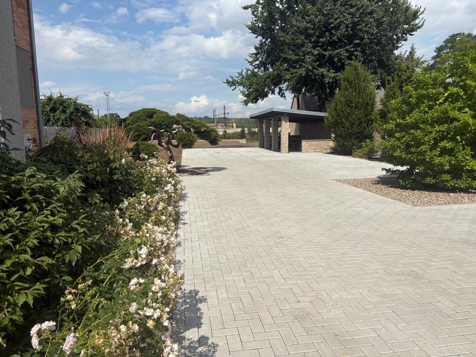 Seating area, Garden view, Parking