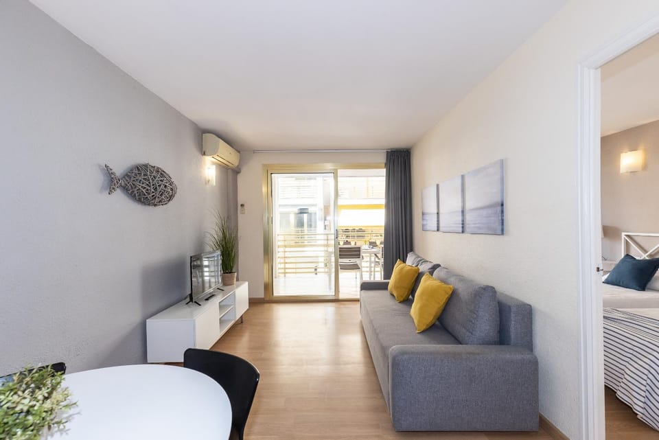 TV and multimedia, Living room, air conditioner