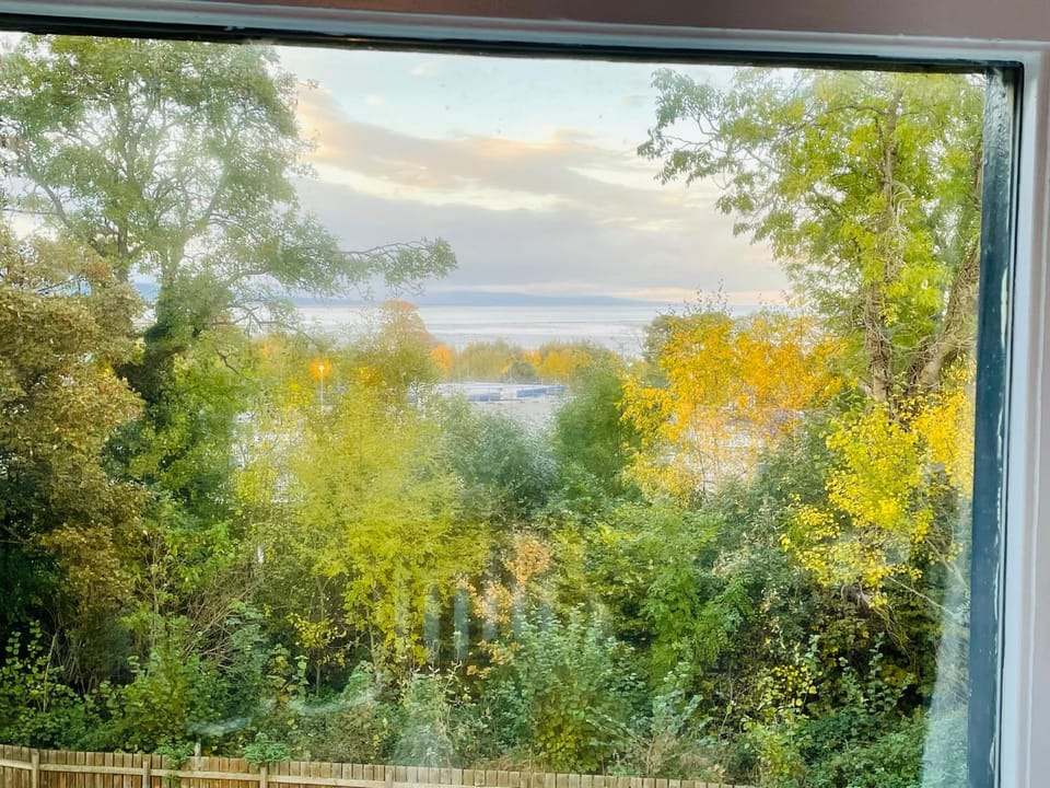 Natural landscape, View (from property/room), City view, Lake view, Sea view