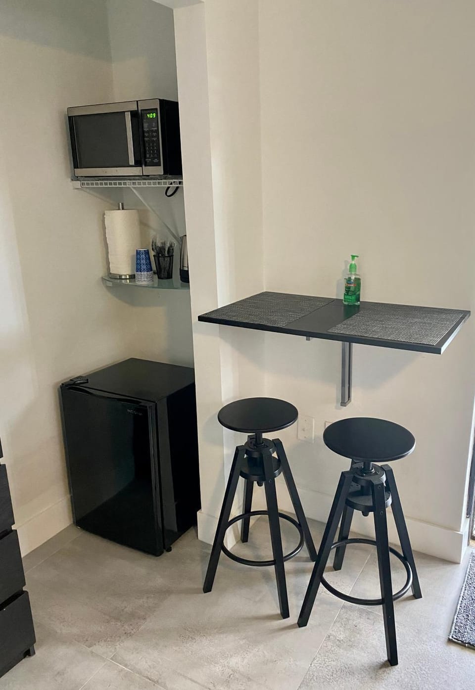 Seating area, Dining area