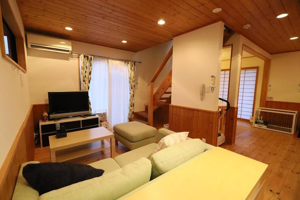 Living room, Photo of the whole room