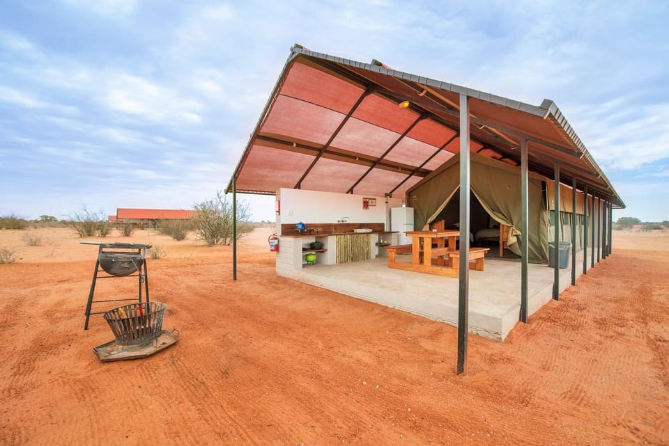 Property building, Day, Natural landscape, BBQ facilities