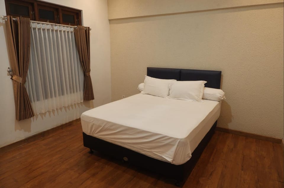 Bed, Bedroom, Internal: Not applicable to any particular room
