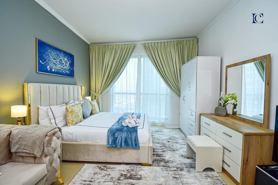 Bed, TV and multimedia, Photo of the whole room, Bedroom, towels, wardrobe