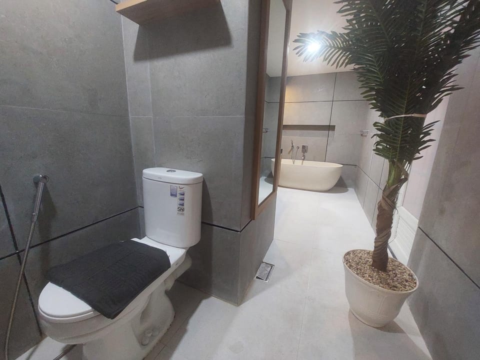 Toilet, Bathroom
