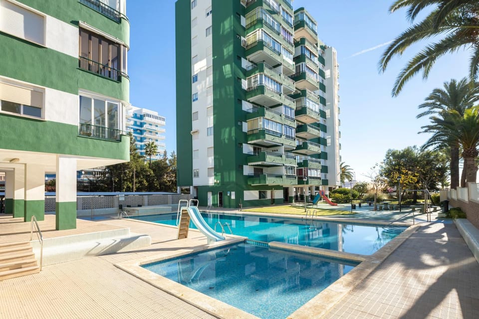 Property building, Swimming pool, Swimming pool