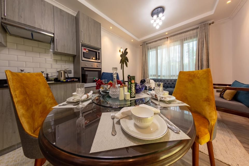 Seating area, Dining area