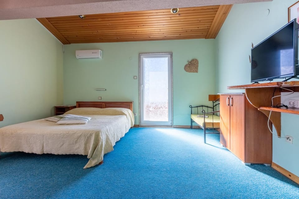 TV and multimedia, Bedroom