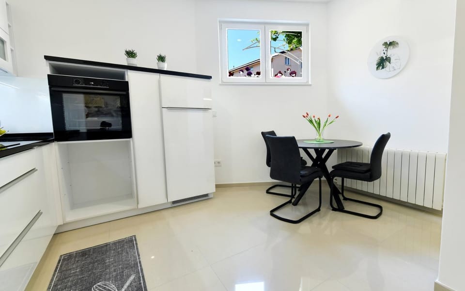 Apartment Mary 3 Bed and Breakfast in Primorje-Gorski Kotar County