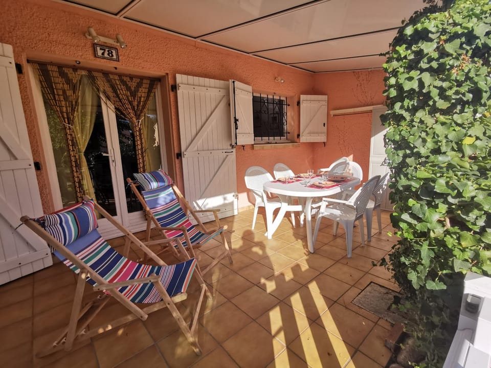 Les Lavandines -Coquette Maison de Vacances - 400 m de la plage - Grande Terrasse - 2 chambres - 2 salles de bain - Tout confort House in Argeles-sur-Mer