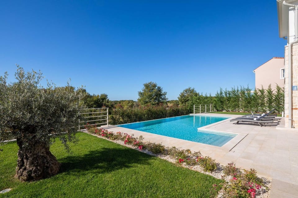 Garden, Swimming pool