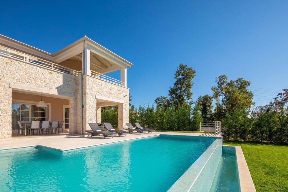 Property building, Swimming pool