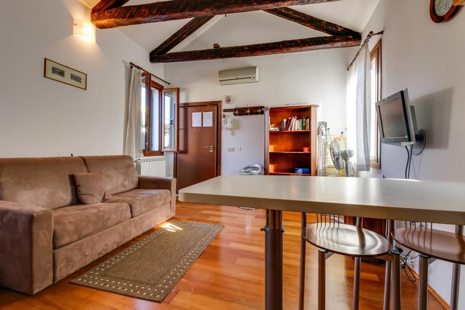 Kitchen or kitchenette, Living room, Dining area