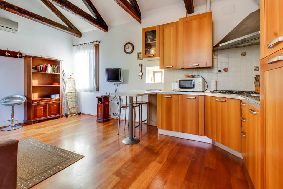 Kitchen or kitchenette, Living room, Dining area