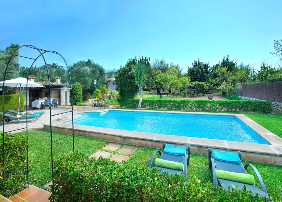 Off site, Garden, Garden view, Swimming pool, sunbed