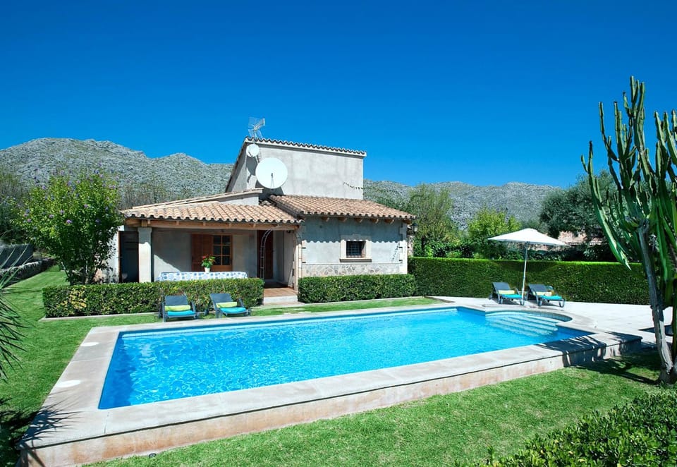 Facade/entrance, Off site, Garden, Mountain view, Pool view, Swimming pool