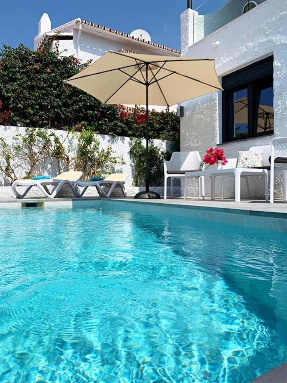 Property building, Swimming pool