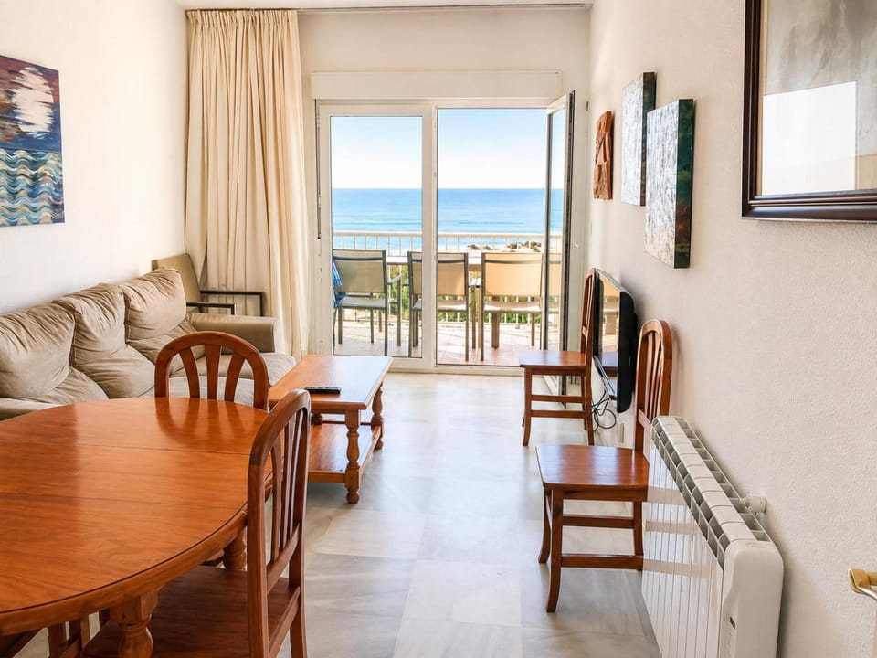 View (from property/room), Living room, Dining area