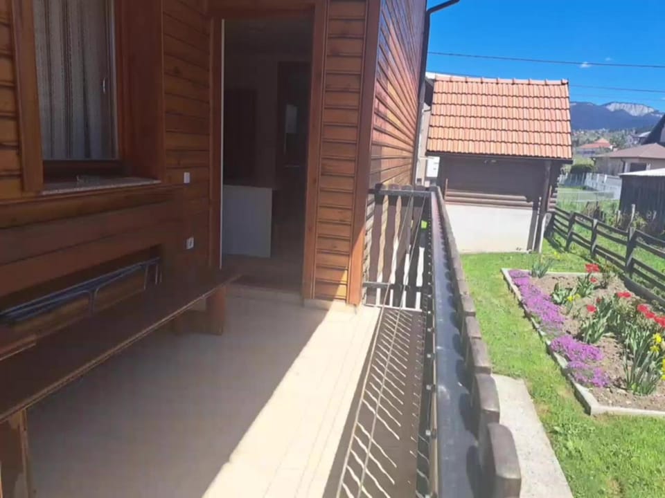 Property building, Balcony/Terrace, Garden view