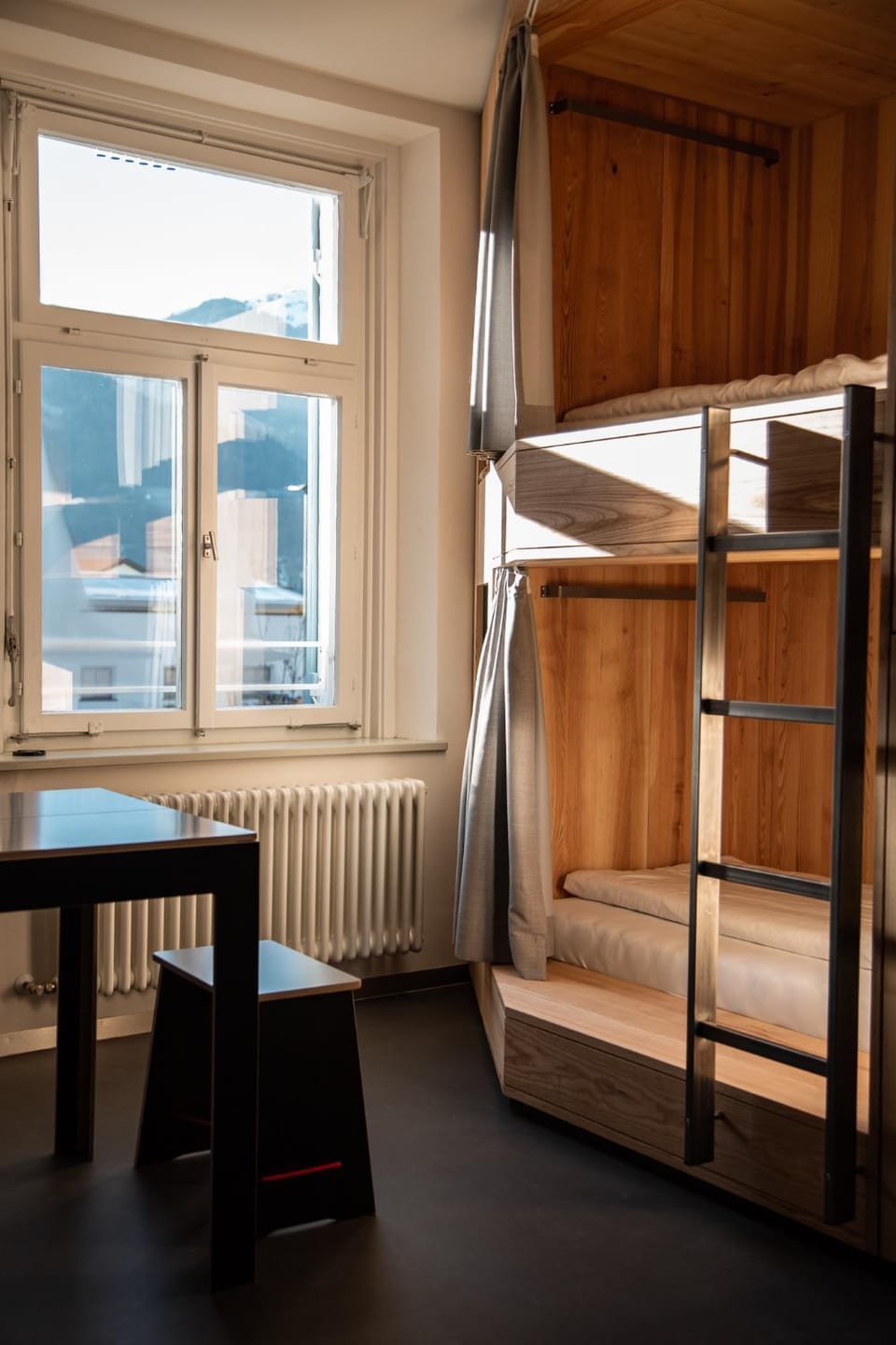 Bedroom, Mountain view, bunk bed