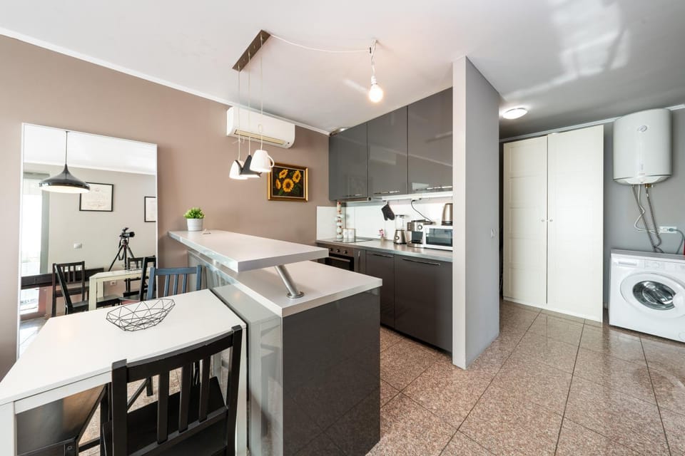 Coffee/tea facilities, Kitchen or kitchenette, Dining area, dishwasher, minibar, oven, pet friendly, stove, washing machine