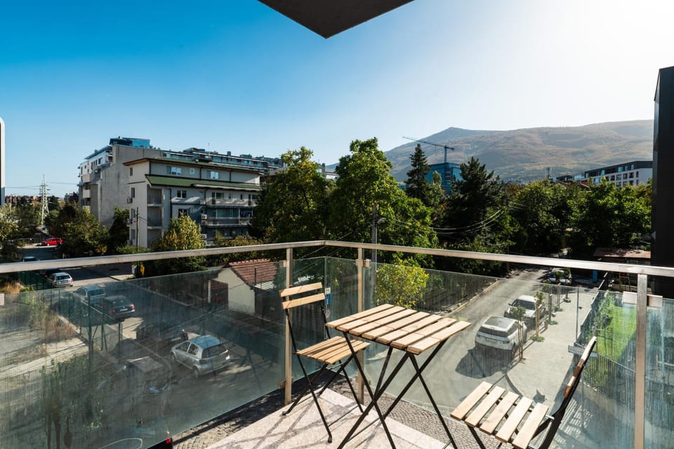 Property building, Day, Natural landscape, View (from property/room), Balcony/Terrace, Balcony/Terrace, Mountain view