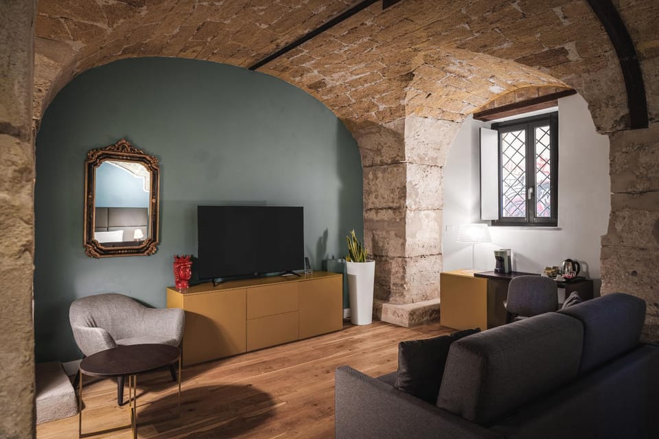 PALAZZO SANTAMARINA Luxury Suite & Spa Bed and Breakfast in Palermo