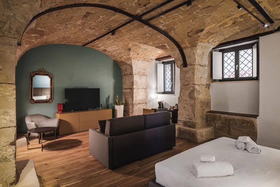 PALAZZO SANTAMARINA Luxury Suite & Spa Bed and Breakfast in Palermo