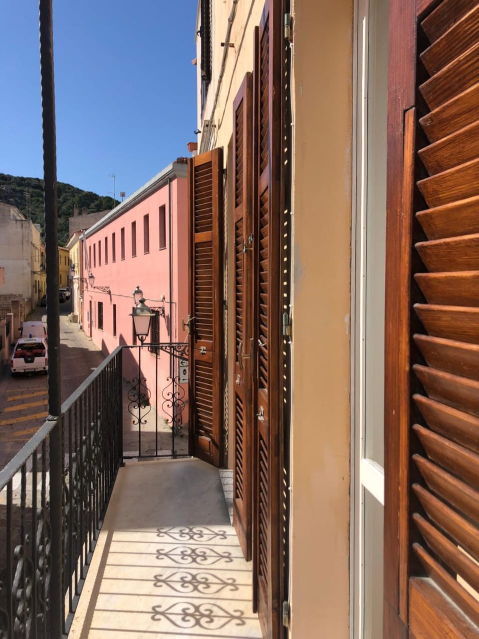 Property building, Balcony/Terrace, Street view