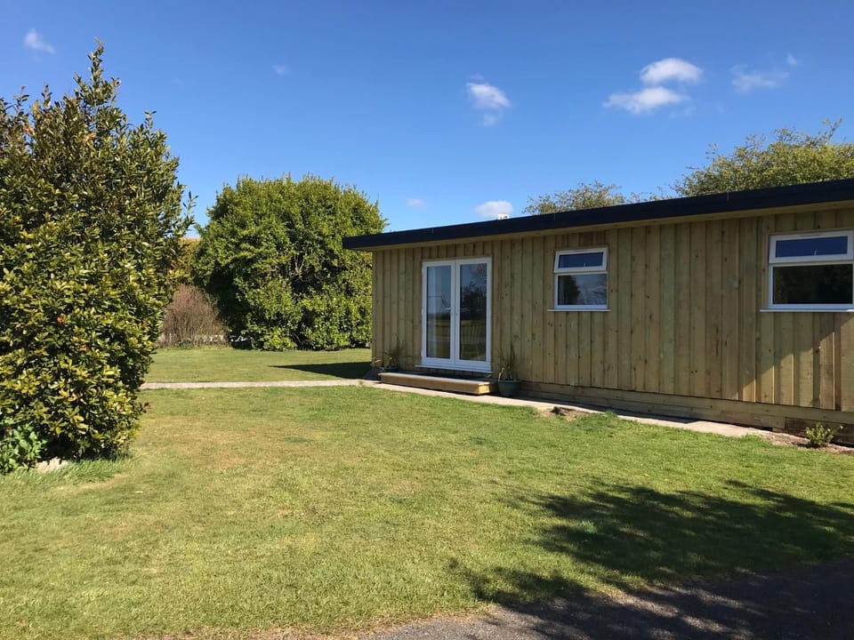 Property building, Facade/entrance, Garden