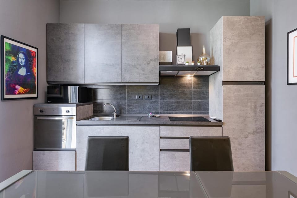 Kitchen or kitchenette, Living room