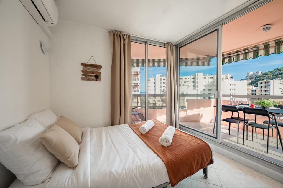 Appartement 4 pers à 50m de la plage, avec piscine Apartment in Roquebrune-Cap-Martin