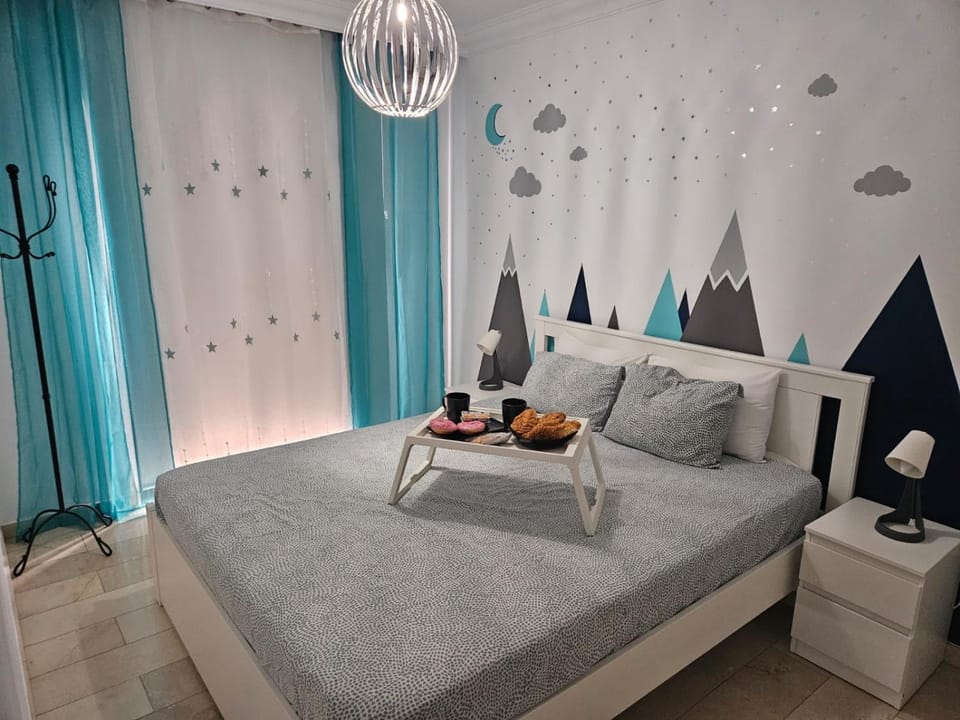 Bed, Photo of the whole room, Bedroom