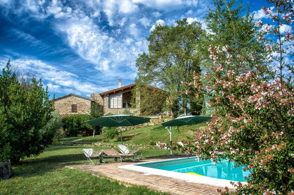 Property building, Garden, Garden, Pool view, Swimming pool, Swimming pool, Open Air Bath, Public Bath