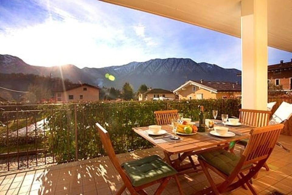 Balcony/Terrace, Mountain view