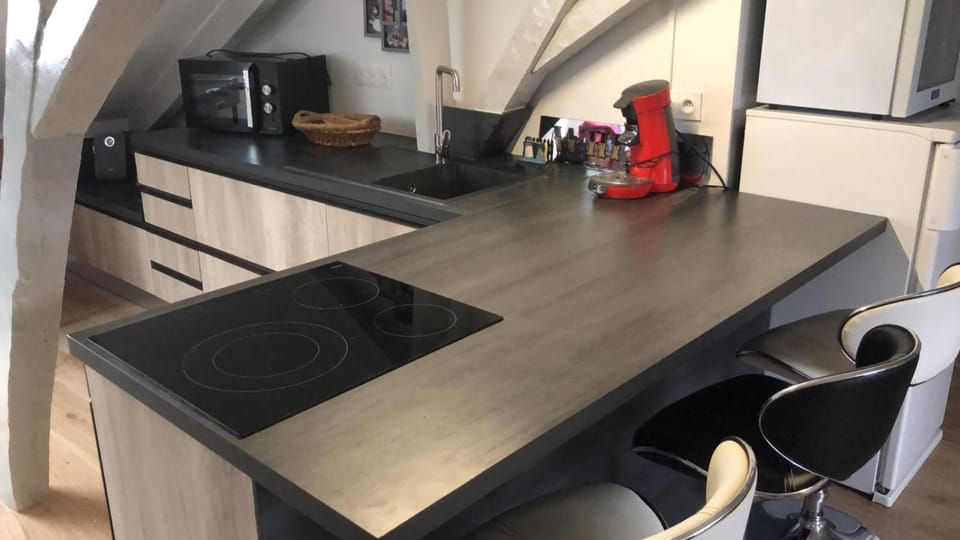 Kitchen or kitchenette