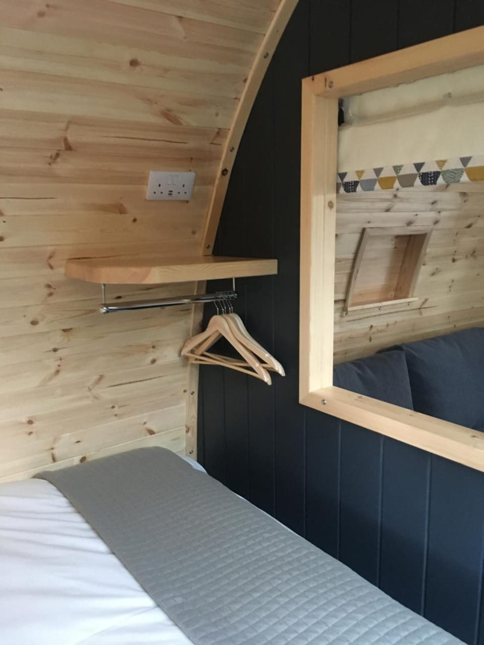 Owls Retreat Glamping Pod with Hot tub Luxury tent in Scotland