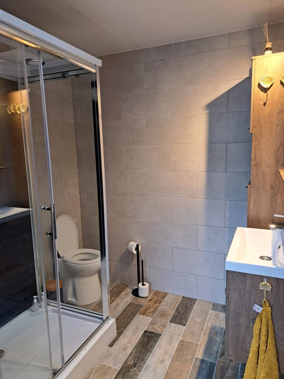 Shower, Toilet, Bathroom