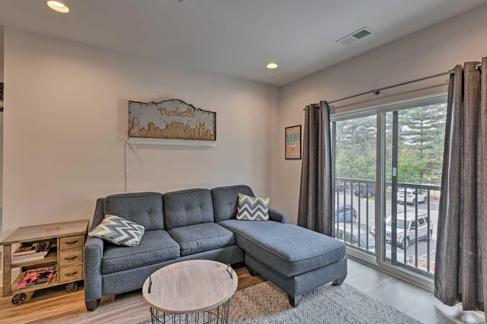 Modern Nashville Condo: 7 Mi to Downtown! House in East Nashville