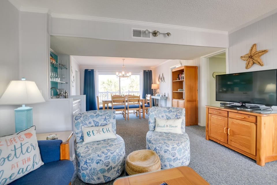 Sunny Condo - Private Ocean Isle Beach Access! House in Ocean Isle Beach