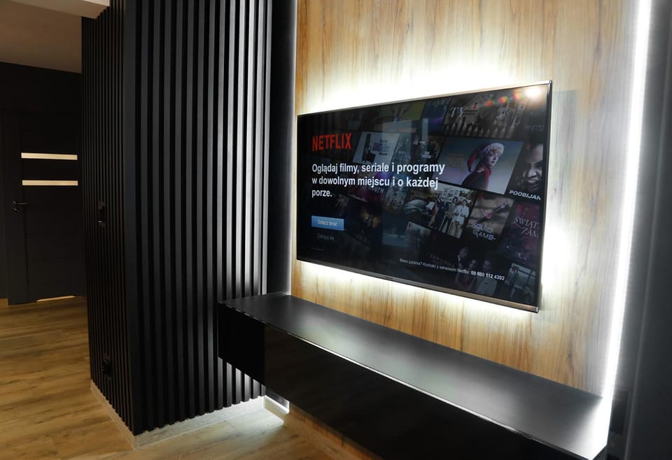 Communal lounge/ TV room, TV and multimedia, Living room, Evening entertainment