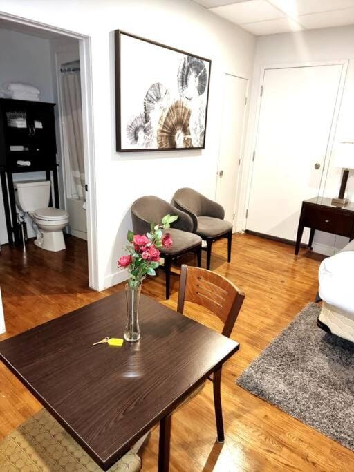Cozy Sweet Studio #1, 10 minutes to D.T. Ottawa Apartment in Gatineau