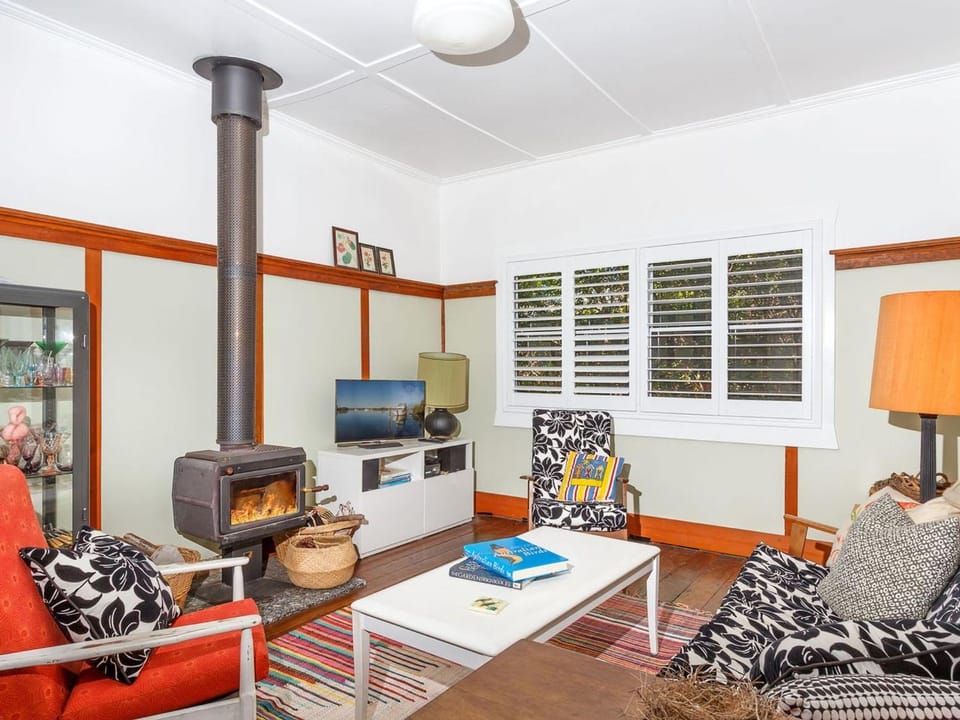 Witts Oasis Two traditional Tea Gardens cottages House in Hawks Nest