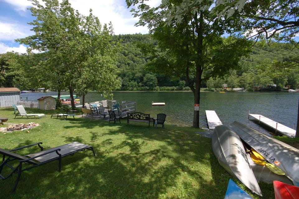 Hydrangea Cottage House in Lake Saint Catherine