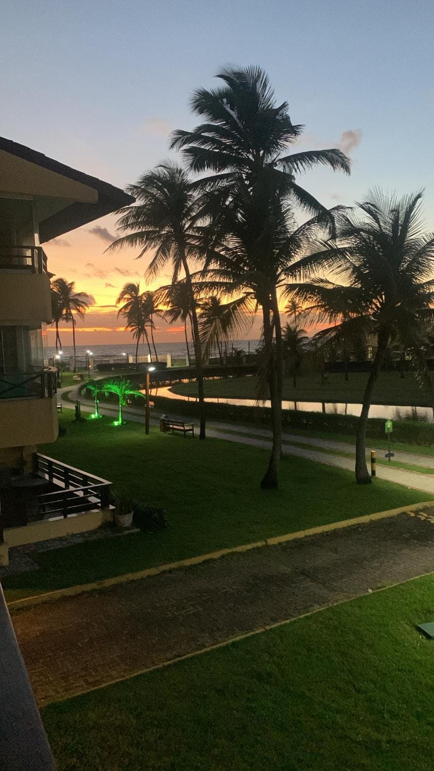 Apartamento no Aquaville Resort, do lado da sombra e perto da praia Apartment in Fortaleza
