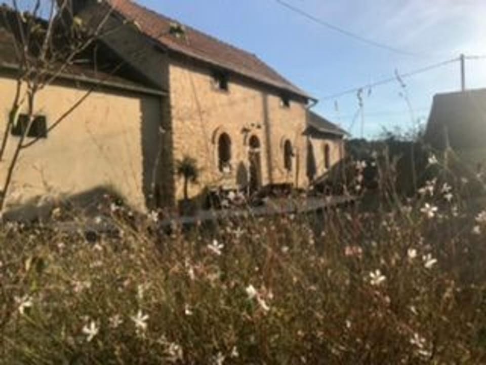 Gîte charmant près du circuit du Mans, 12 pers., 5 ch., rénové avec 3 sdb, nature et attractions proches - FR-1-410-342 House in Pays de la Loire