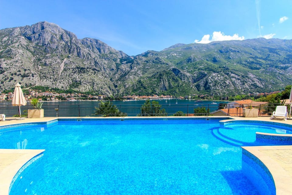 2BDR apartment with pool -B3 Apartment in Muo