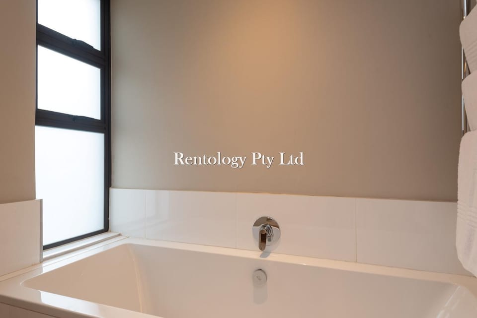 Bathroom, Bath