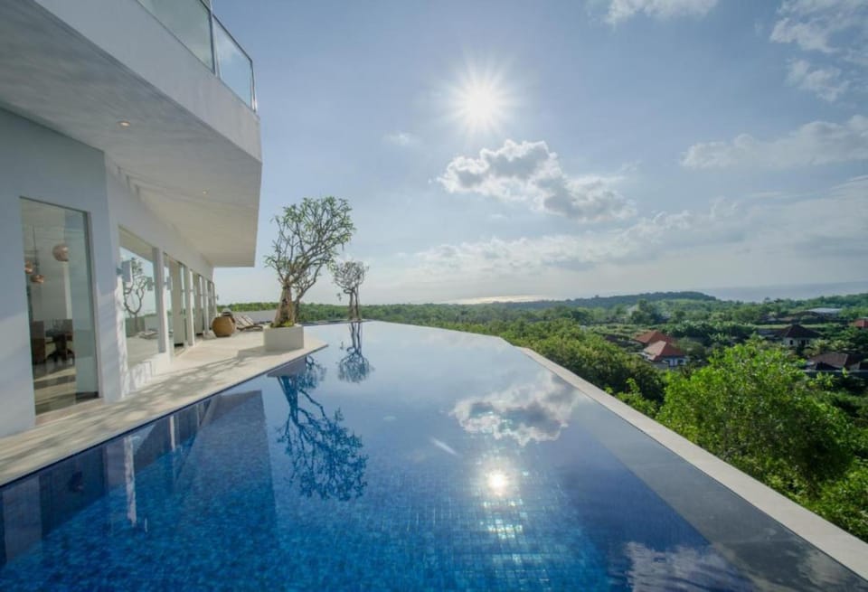View (from property/room), Sea view, Swimming pool