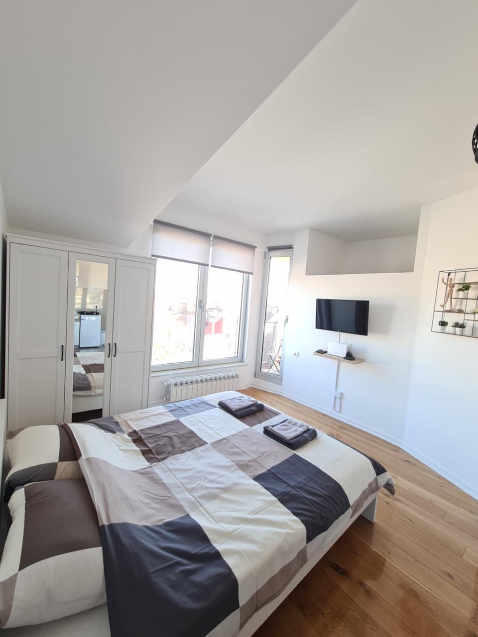 Photo of the whole room